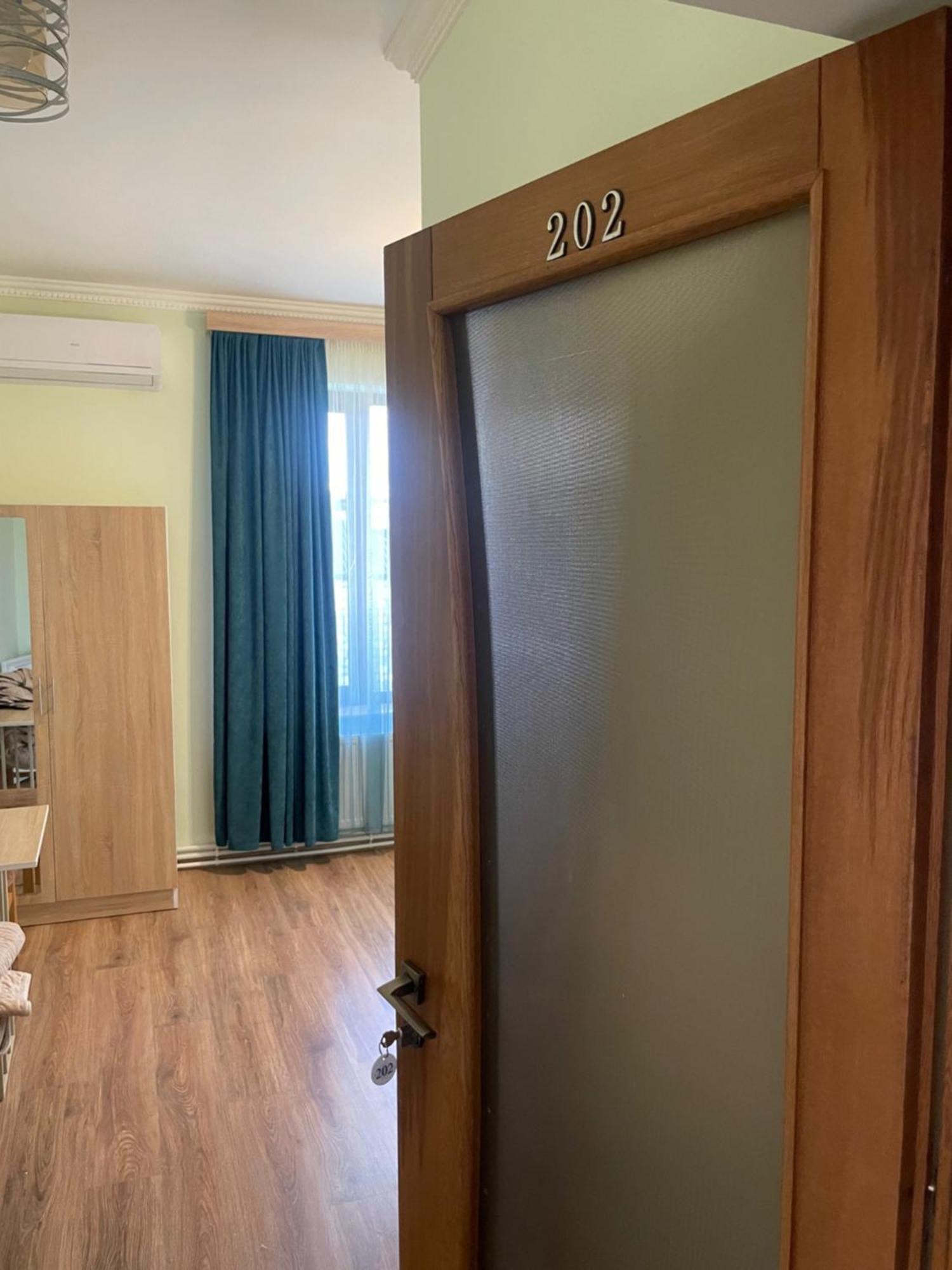 Decca Hotel Jerevan Eksteriør billede