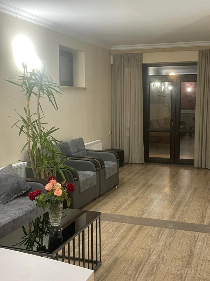 Decca Hotel Jerevan Eksteriør billede