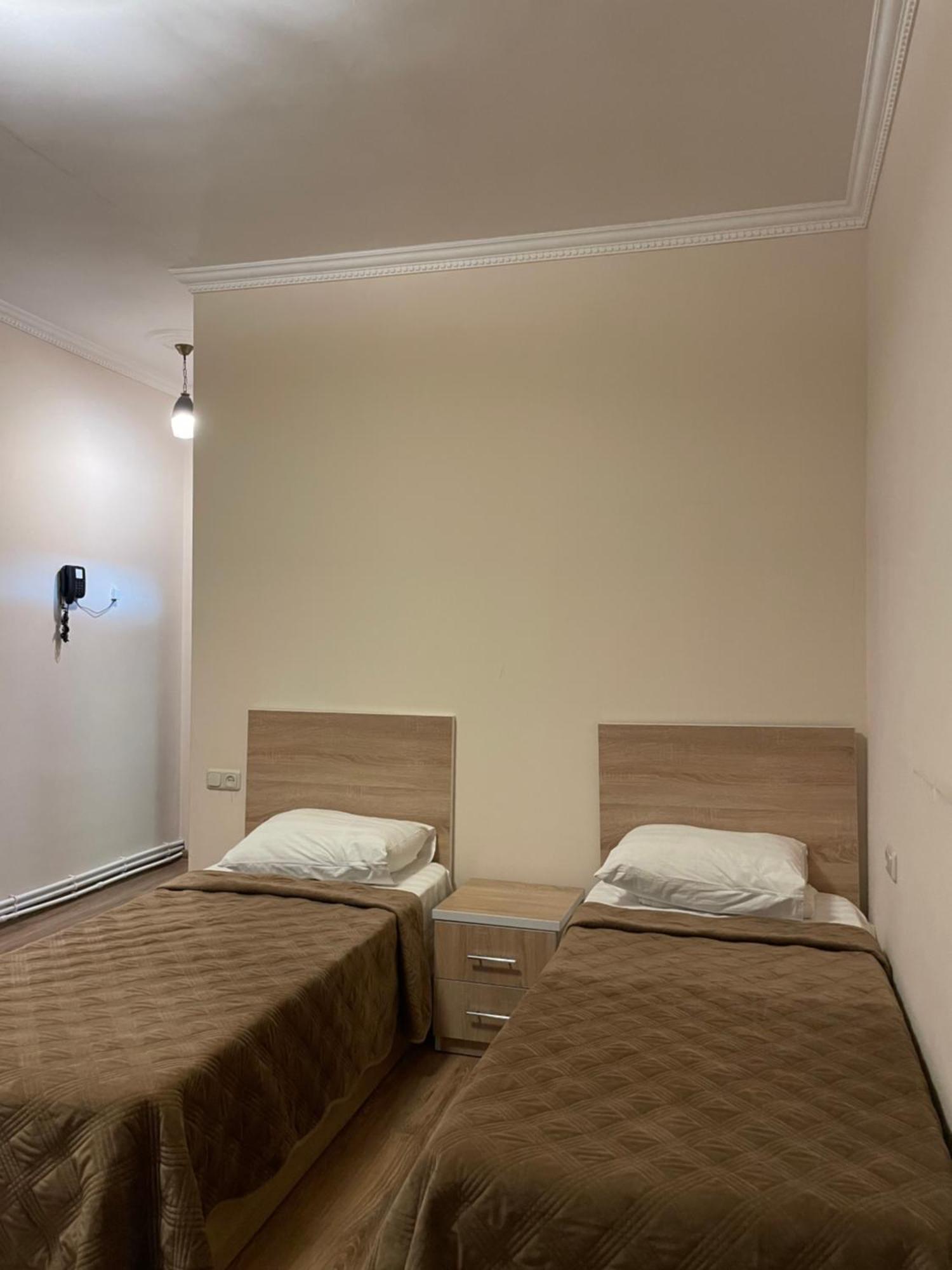 Decca Hotel Jerevan Eksteriør billede