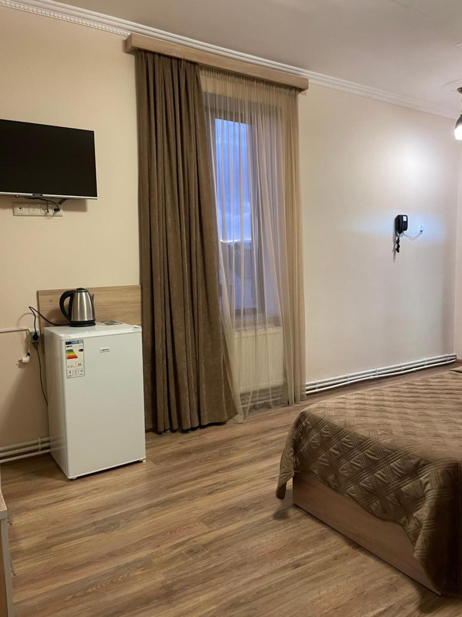 Decca Hotel Jerevan Eksteriør billede